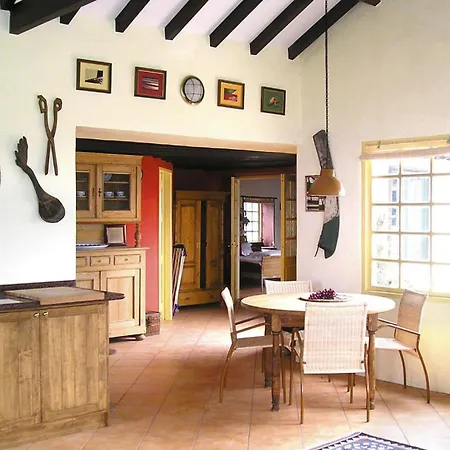 Holiday home In With A Washing Machine